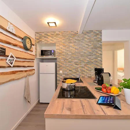 Haus Ideal 3-raum-wohnung Edelweiss Apartman *
